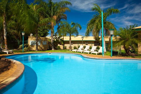 Potshot Hotel Resort - Holiday Find 3