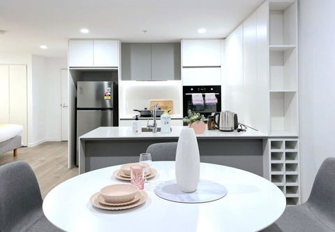 Pride Moonee Ponds 1B2B Nest - Holiday Find 3