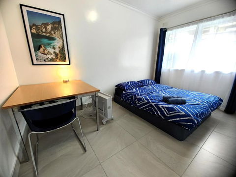 PROMO!!! 2-Bedroom Home Near Airport, Train Station! - Holiday Find 3