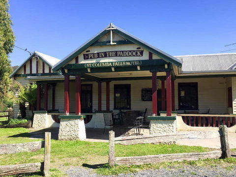 Pub In The Paddock - Holiday Find 0