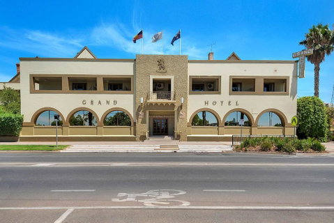 Quality Hotel Mildura Grand - Holiday Find 1