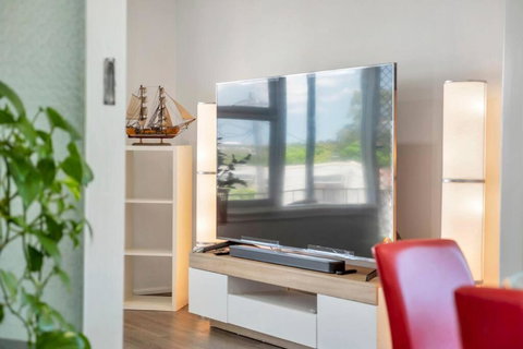 Quiet Elevated Serene Home (Top) - Holiday Find 0