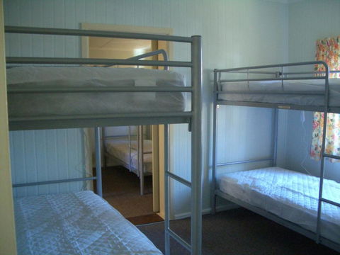Rainbow Pines Tourist Caravan Park - Holiday Find 1