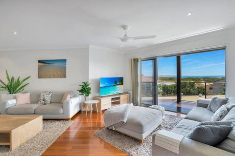 Rainbow Towers 2 Rainbow Beach - Holiday Find 2