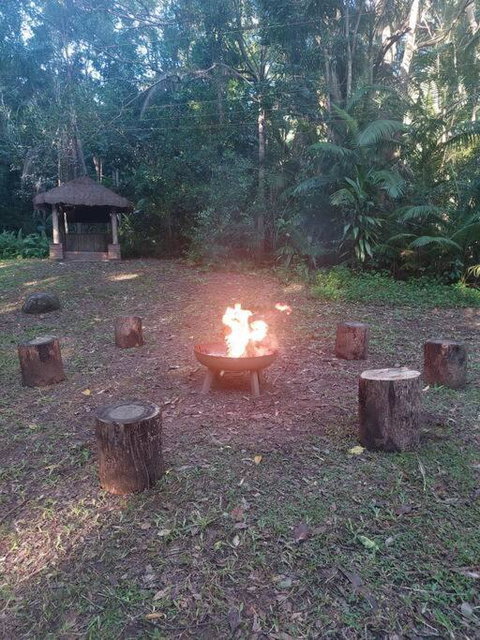 Rainforest Retreat-Fireplace-BBQ-3 Acres- - Holiday Find 2