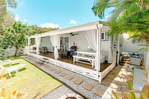 Private Outdoor Spa, Fire Pit, Cinema Room - THE COTTAGE COOLUM BEACH - Holiday Find 1