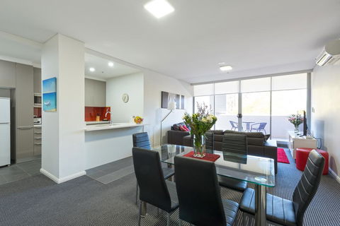 Astra Apartments North Sydney - Holiday Find 2