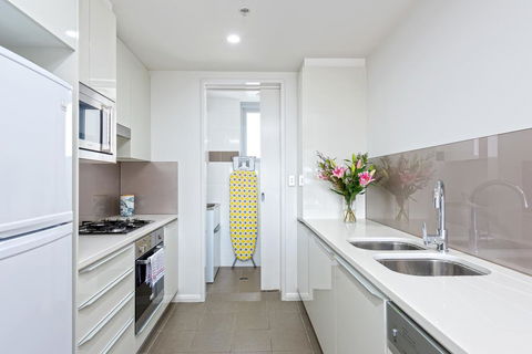 Astra Apartments North Sydney - Holiday Find 3