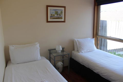 Australian Home Away @ Doncaster Anderson Creek 2 - Holiday Find 3