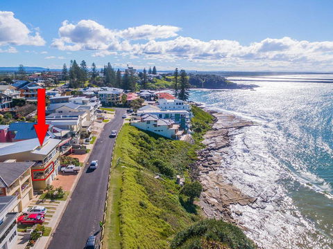 Avalon 1 - Overlooking Beautiful Convent Beach - Holiday Find 1