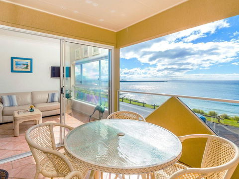 Avalon 1 - Overlooking Beautiful Convent Beach - Holiday Find 0