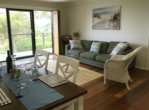 Avalon Seashells 2 Bedroom Apartment With Pool - Holiday Find 2