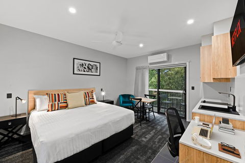 AVENUE MOTEL APARTMENTS - Holiday Find 1