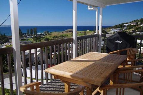 Awesome View, 4 View Street - Holiday Find 1