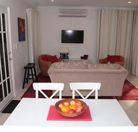 Azalea Villa - Close to the City of Perth - Holiday Find