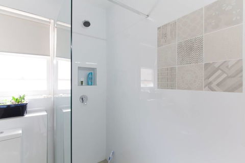 B5 Close To Nedlands, Cafes, Swan River, SCGH & UWA - Holiday Find 3