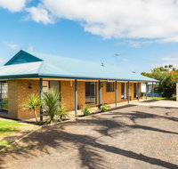 Back Beach Retreat - Holiday Find