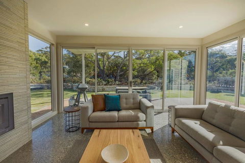 Baileys Beach House - Holiday Find 3