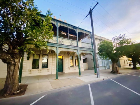 Balcony Level - Heygarth House - Port Of Echuca Townhouse - Holiday Find 2