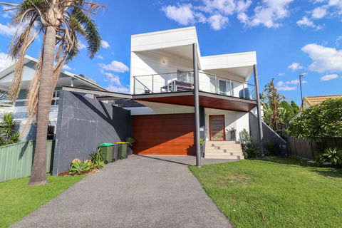 Bali St BeachHouse - Holiday Find 0