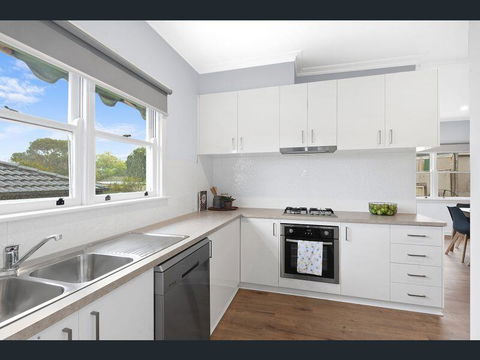 BALLARAT CLOSE 2 CBD + HOSPITAL+3BR HOME+NETFLIX + WiFi + Gift - Holiday Find 3