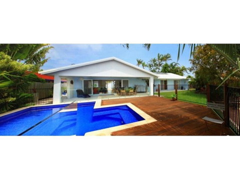 Balyarta 38 - 4 BDRM Canal Home With Pool - Holiday Find 0