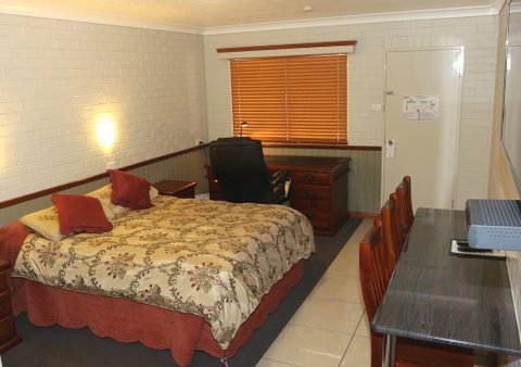 Barcaldine Country Motor Inn - Holiday Find 2