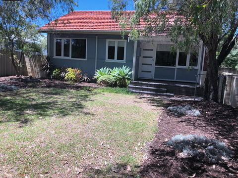 Barefoot Beach Cottage - Busselton - Holiday Find 0