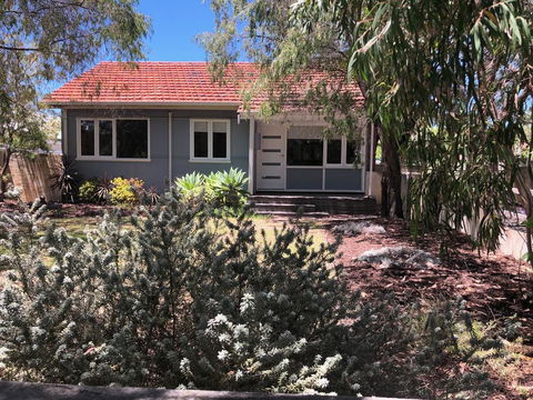 Barefoot Beach Cottage - Busselton - Holiday Find 2