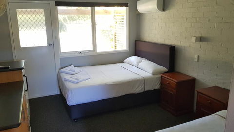 Bateau Bay Hotel - Holiday Find 0