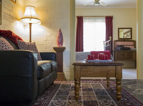 Battunga Bed And Breakfast - Holiday Find 1