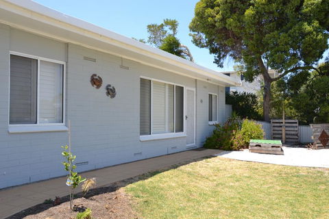 Bay Breeze Cottage - Holiday Find 1