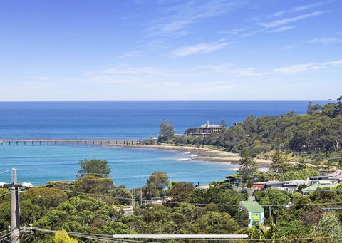 Bay Views Lorne - Holiday Find 1