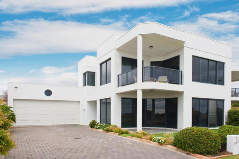 Bayside Beauty - Holiday Find 1