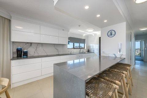 Bayview Apartments Rainbow Bay - Holiday Find 2