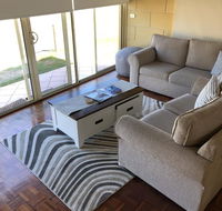 Bayview no 1 - Next to the Beach - Holiday Find