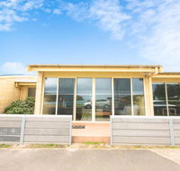 Bayview no 2 - Next to the Beach - Holiday Find