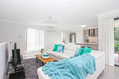 Beach Breeze Holiday House - Holiday Find 1