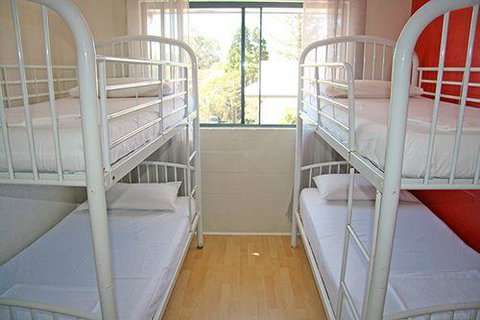 Beach Hostel Mooloolaba - Holiday Find 2