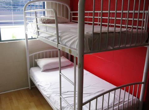 Beach Hostel Mooloolaba - Holiday Find 1
