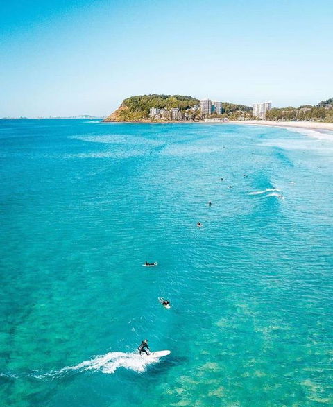 Beach Side Ocean Burleigh Heads 3 Bedroom Family Accomodation - Holiday Find 3