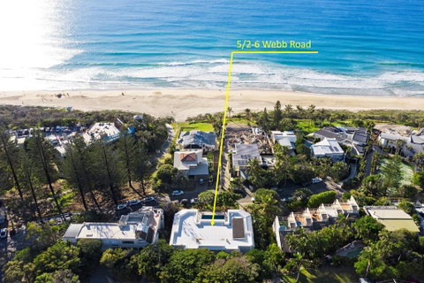 Beach Views & Breezes, Sunshine Beach - Holiday Find 1