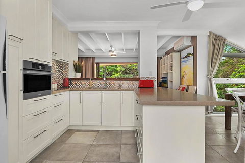 Beachfront 7 Penthouse - Sawtell, NSW - Holiday Find 3