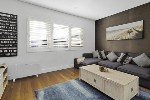 BEACHFRONT APARTMENT // DREAM LOCATION // CLOEY2 - Holiday Find 2