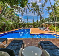 Beachfront Apartment Agincourt Clifton Beach - Holiday Find