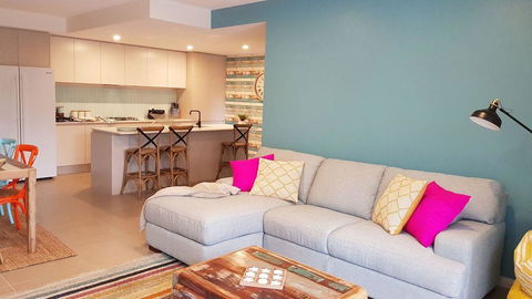 Beachfront Boogaloo - Holiday Find 3