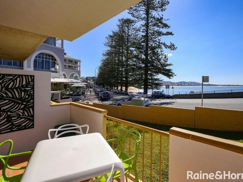 Beachfront Terrigal - 4/24 Terrigal Espl - Holiday Find 1