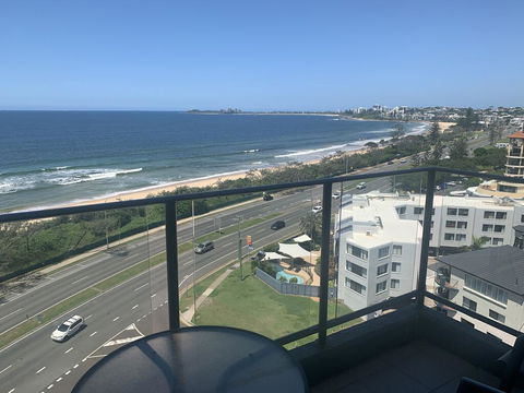 Beachfront Towers - Holiday Find 3