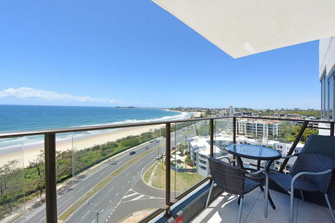 Beachfront Towers - Holiday Find 1