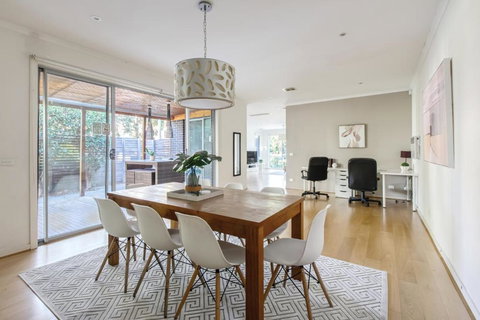 Ringtail Retreat - Contemporary Family Comforts - Holiday Find 1